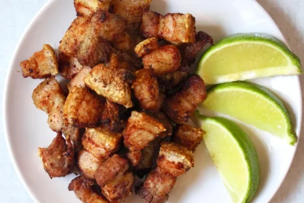 CHICHARRÓN (crocantes con limón)