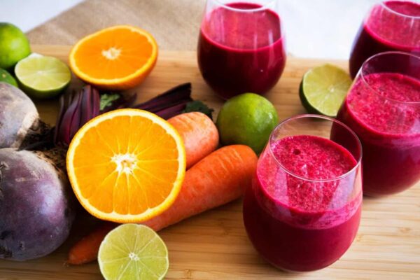 Batido de remolacha, naranja, y zanahoria