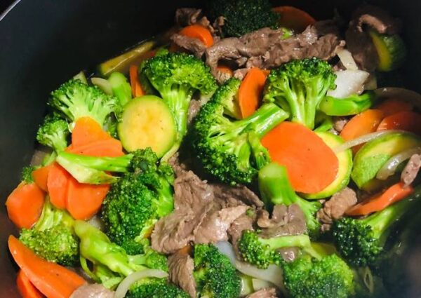 Bistec picado con Brócoli y zanahoria